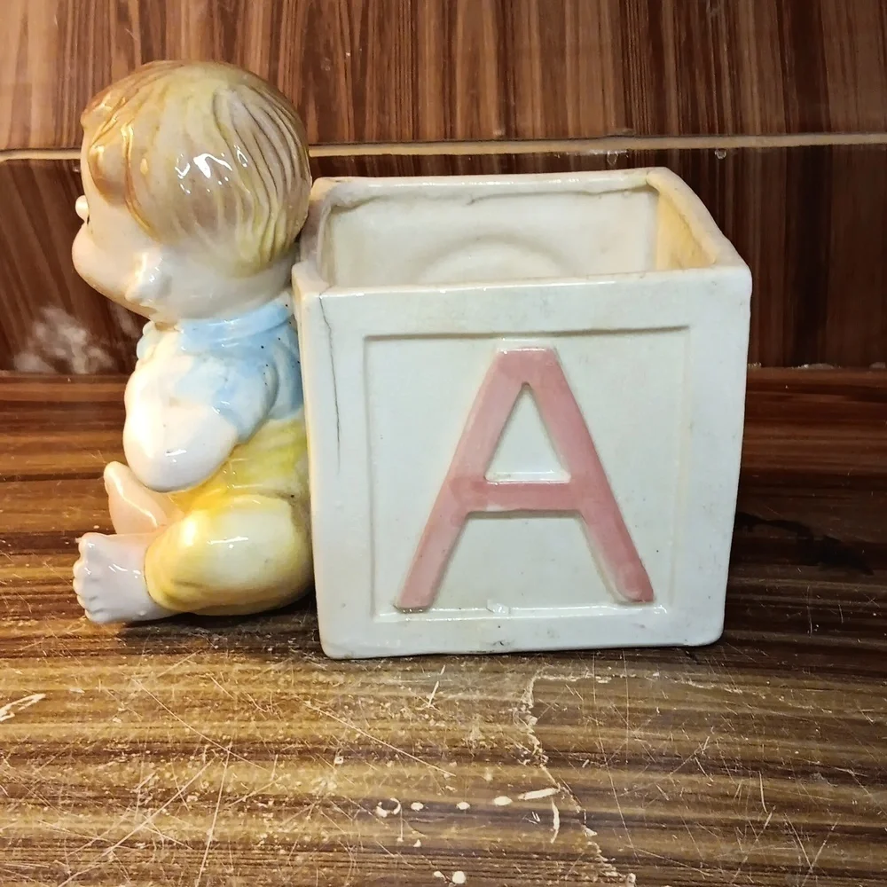 Vintage mcm Rubens baby planter